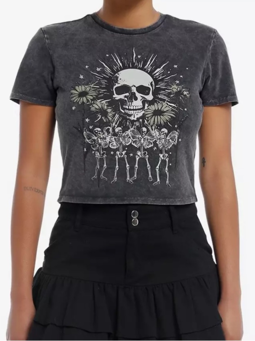 Social Collision Women's Goth Graphic Skull Skeleton Flower Gray T- Shirt S